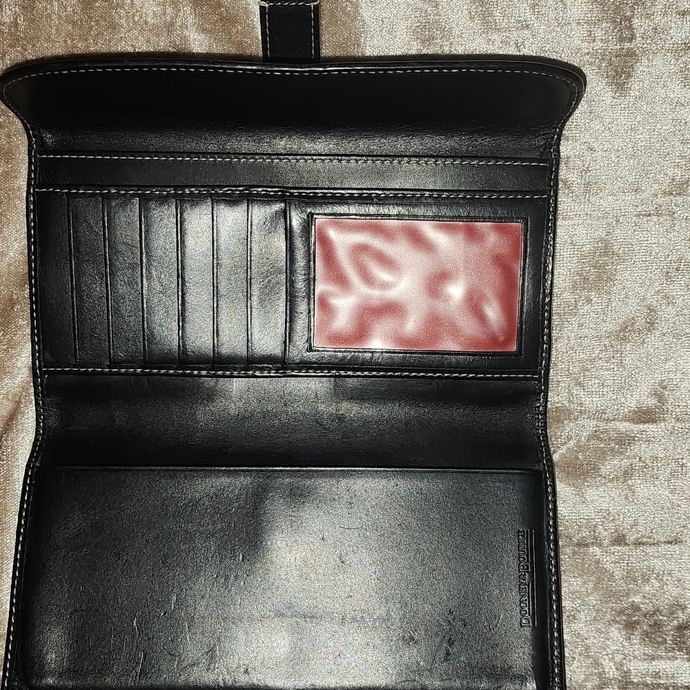 AUTHENTIC Dooney & Bourke trifold wallet-lock closure - Picture 4 of 6